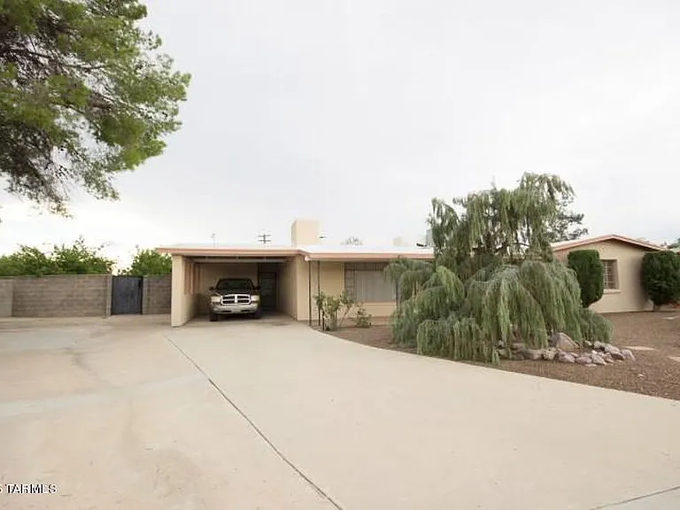 2309 N Madelyn Cir — Photo 2