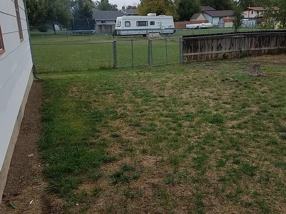 Additional back yard behind garage