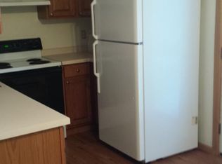 927 N 4th St, Clinton, IA 52732