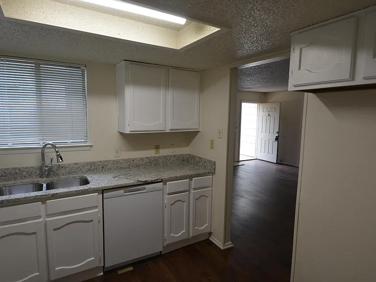 606 Starlinda Ct #B — Photo 19