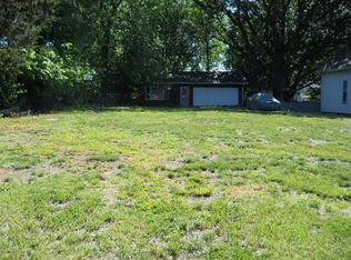 1125 Rock St, Peru, IL 61354