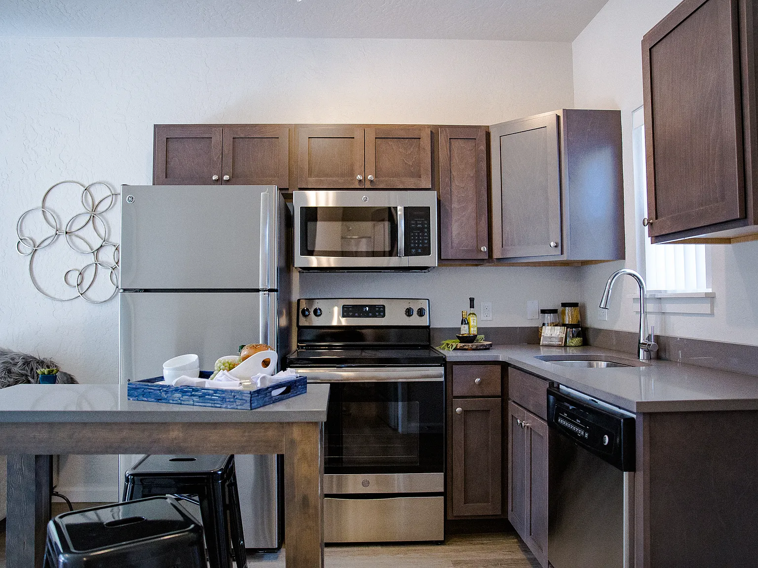 1 bed, 400 sqft, $1,495 — Photo 3