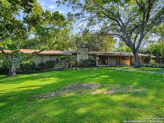 4th image of 320 Primrose Pl