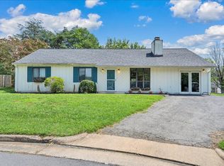 5421 Apple Blossom Ln, Roanoke, VA 24018