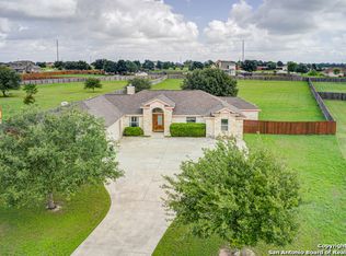 15807 Lake Breeze Dr, Lytle, TX 78052