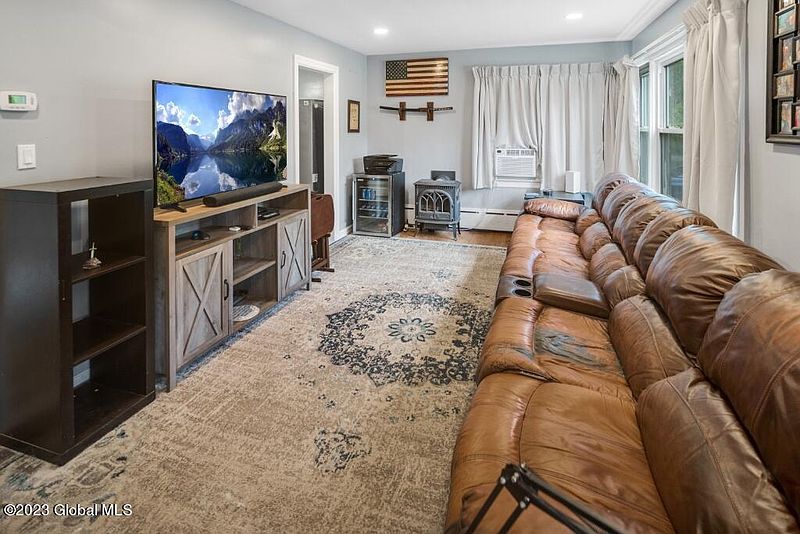 3rd image of 4220 Consaul Road