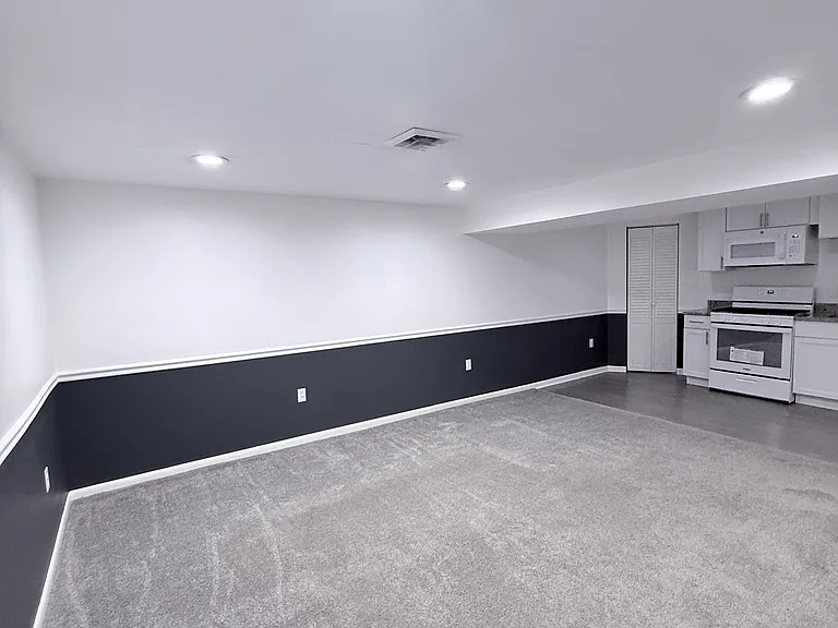 25 Greenview Ave #BASEMENT — Photo 5