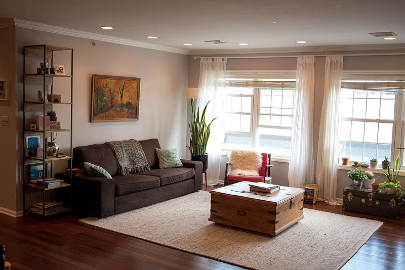 Spacious Living Room : Hardwood floors, plenty of natural light