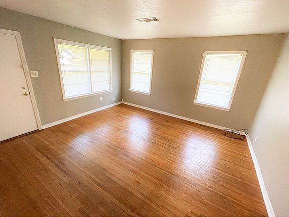 2nd image of 812 S 11th St