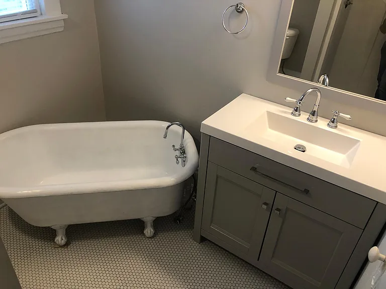 325 E Main St — Photo 9