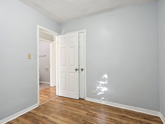 4th image of 12219 S Throop St