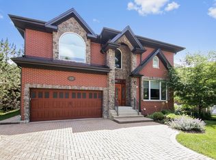 4725 Laurel Ave, Glenview, IL 60025