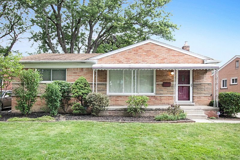 1st image of 32626 Merritt Dr