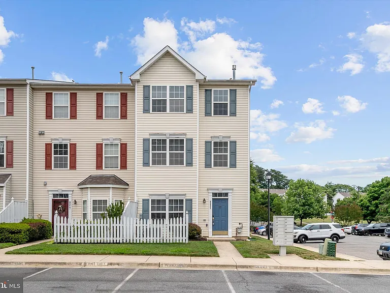 8221 Barrington Ct #41 — Photo 3