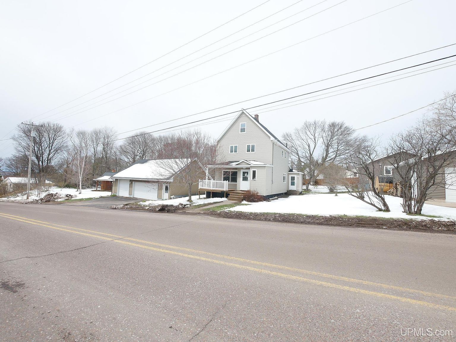 915 Ingot St, Hancock, MI 49930 Zillow