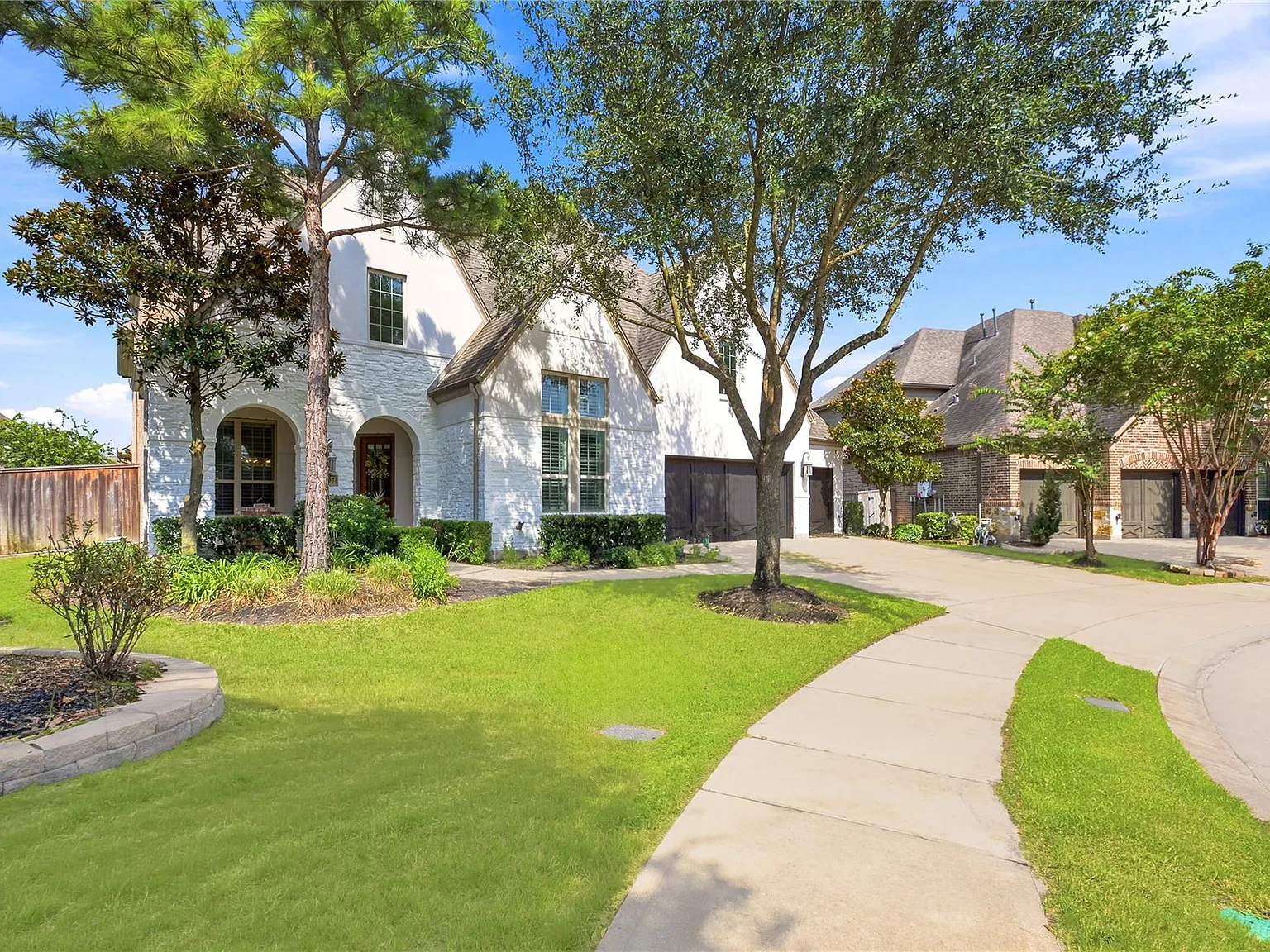 4 bed, 5.0 bath, 3965 sqft, $4,400 — Photo 4