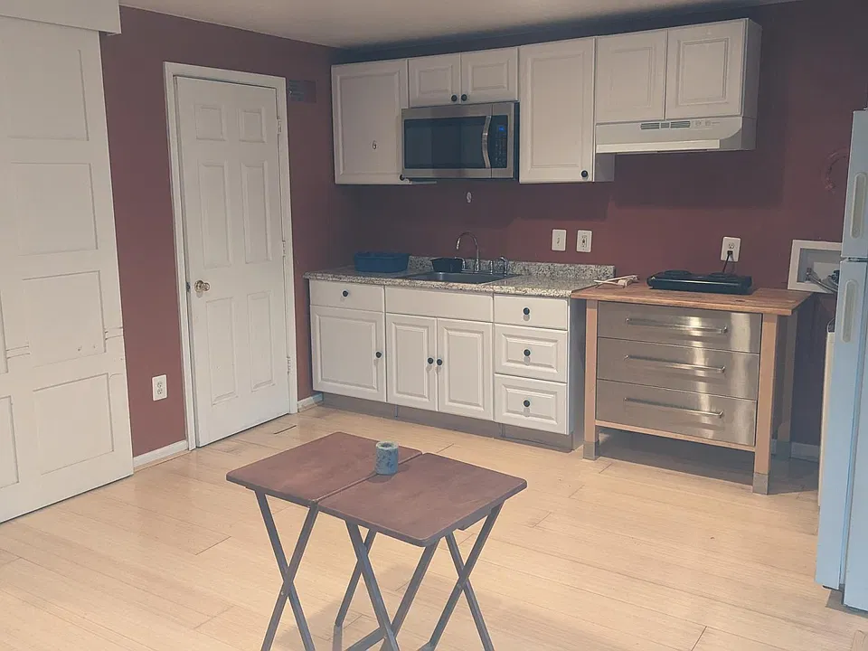 9138 Blarney Stone Dr #BASEMENT