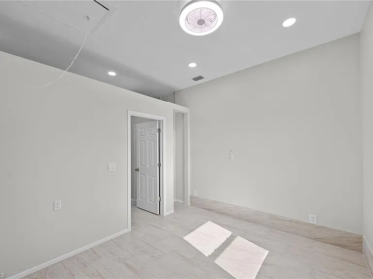 7195 Reymoor Dr — Photo 12