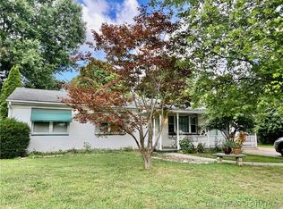 119 E Maplewood Dr, Clarksville, IN 47129