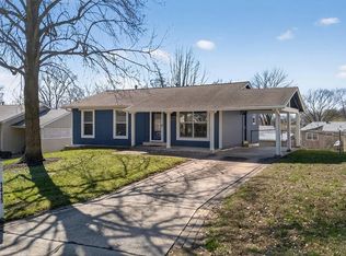 1415 Saint Theresa Ln, Saint Charles, MO