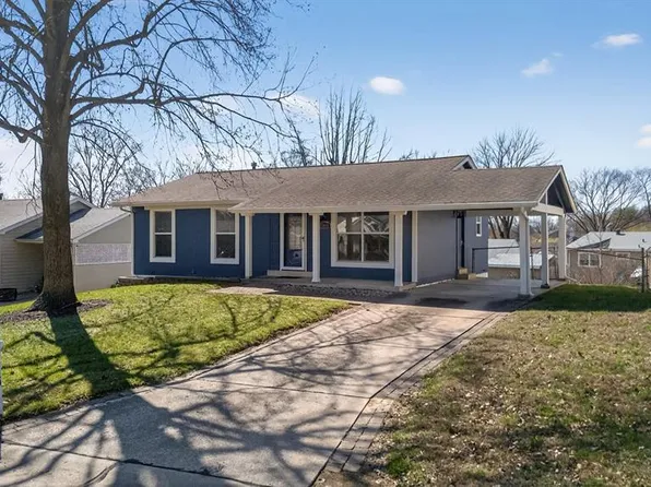 1415 Saint Theresa Ln, Saint Charles, MO 63304