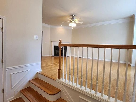 2nd image of 6145 Deluna Way