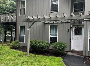 7 Elmwood Cir, Peekskill, NY 10566