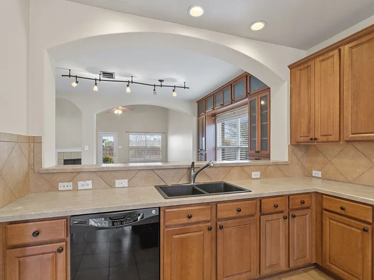 652 Dark Horse Ln — Photo 6