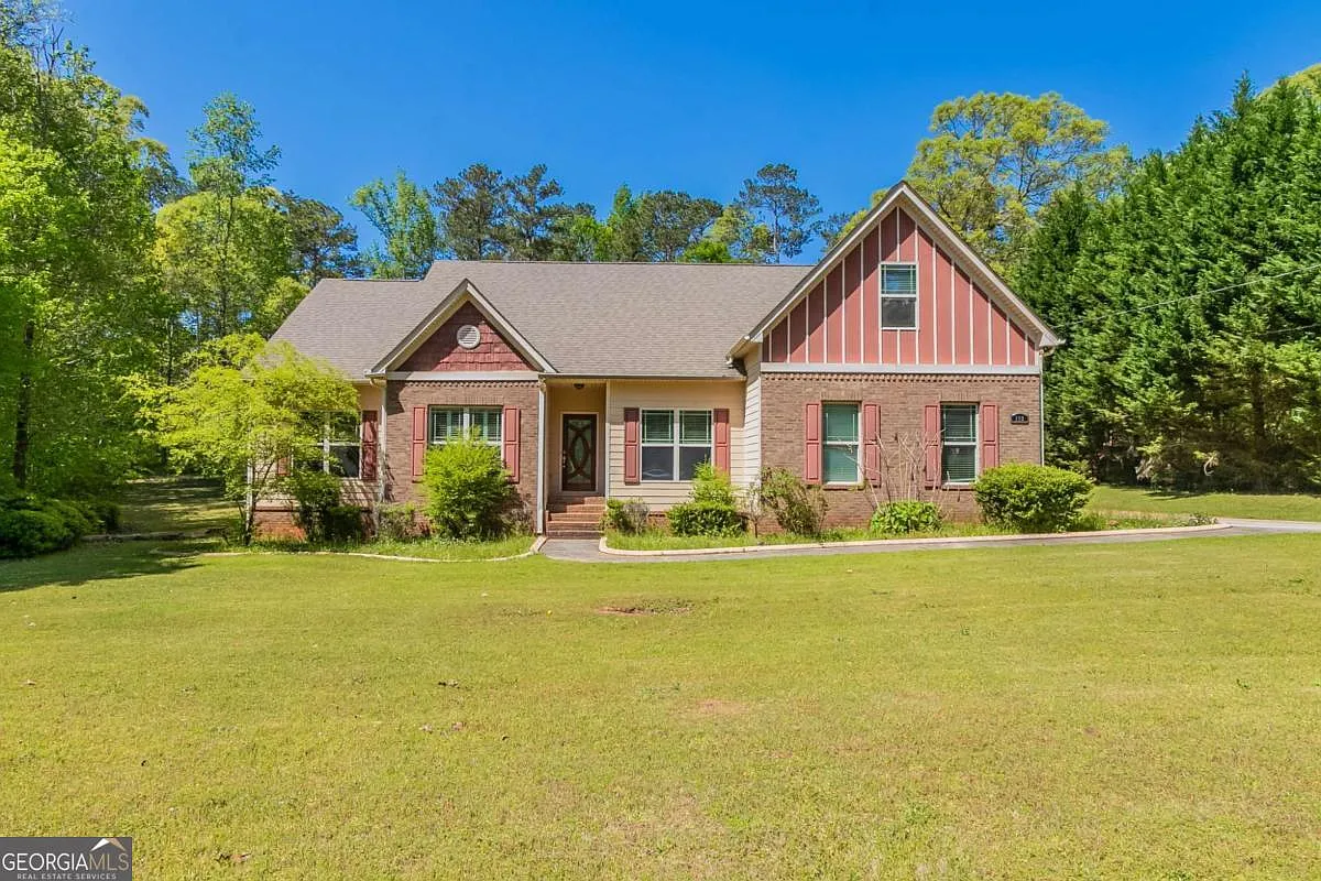 100 Hickory Dr photo 1