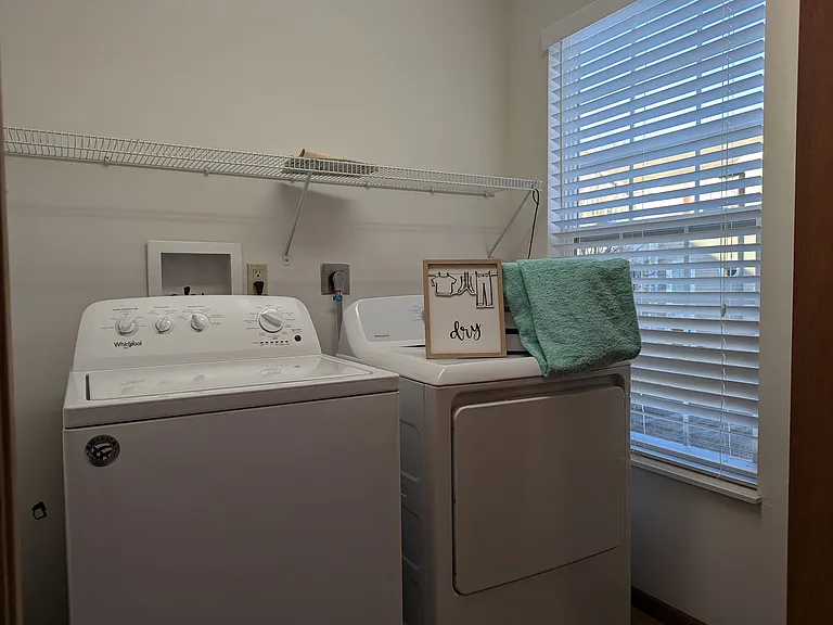 Holiday Park Apartments and Townhomes — Photo 16