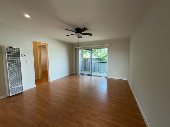 5th image of 900 Alvarez Ave #11