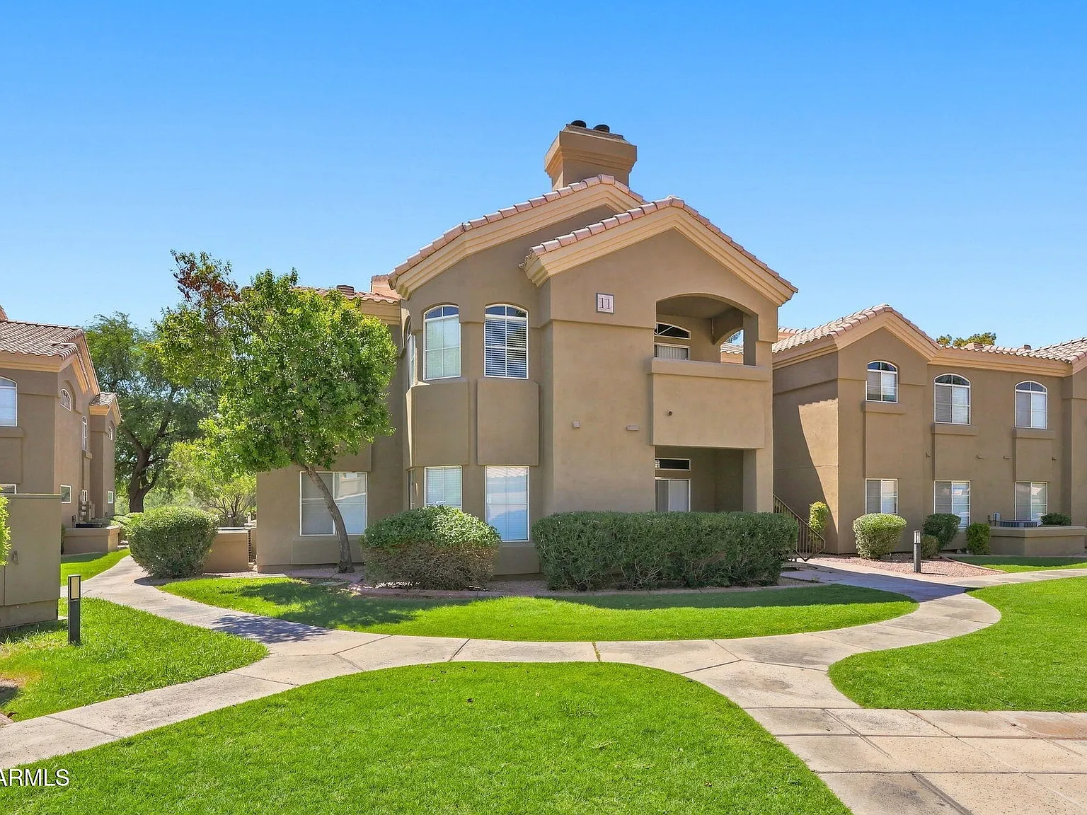 3 bed, 2.0 bath, 1257 sqft, $2,300 — Photo 2