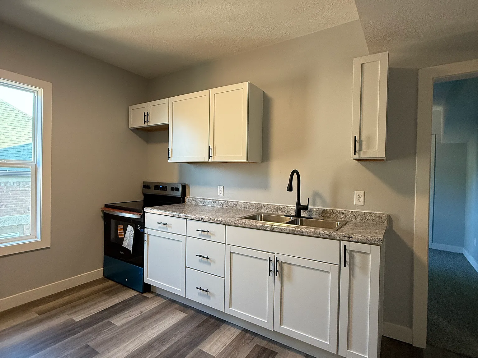 4 bed, $1,300 — Photo 4