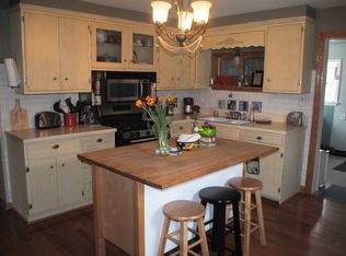 111 N Pearl St, Willow Springs, IL 60480