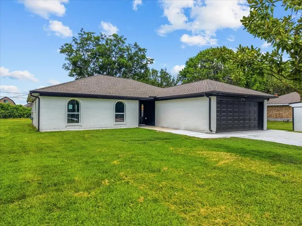 2730 Mary Ln, Dickinson, TX 77539