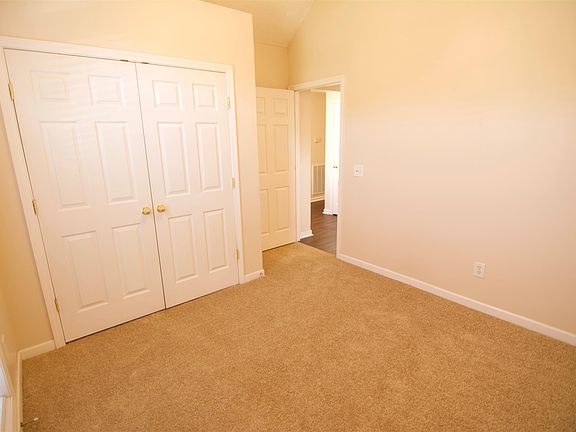 3rd image of 1447 Harrington Dr