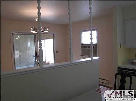 5th image of 16 Derby Ln