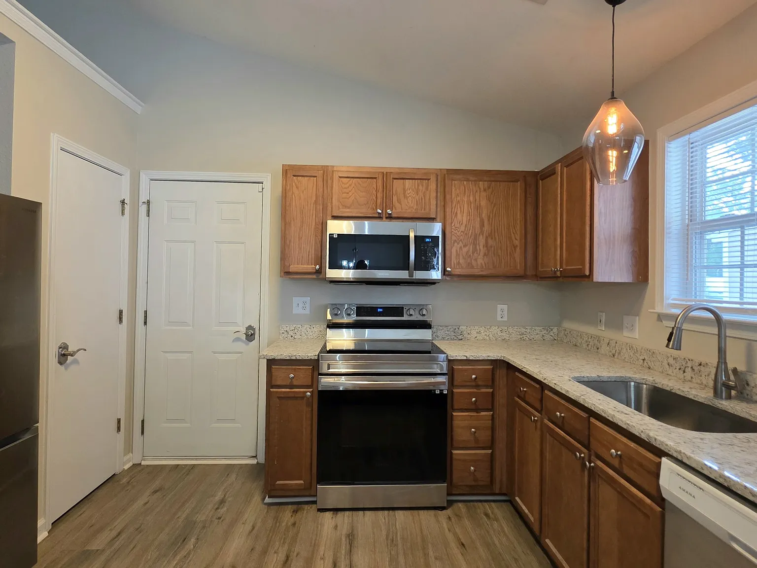 920 Silvercrest Drive - - — Photo 3