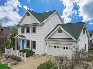1600 Nakoma Ct, Waunakee, WI 53597