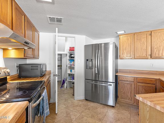 2nd image of 3914 W IVANHOE Street
