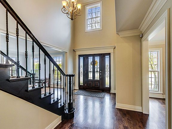2nd image of 4461 Williamsburg Ct