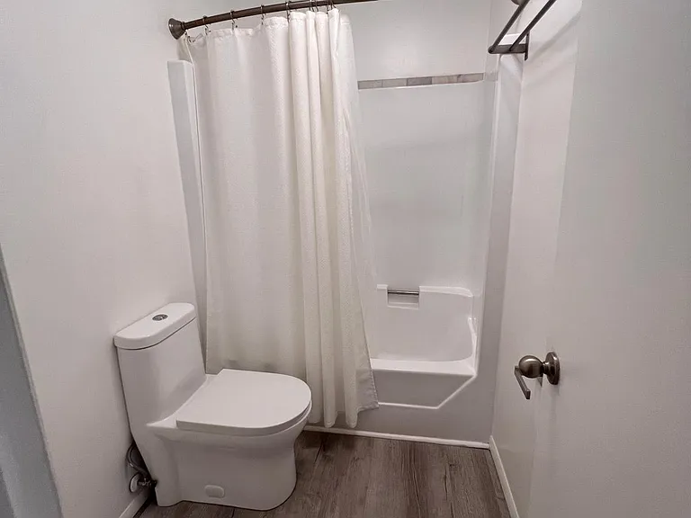 2803 Newton Ct — Photo 9