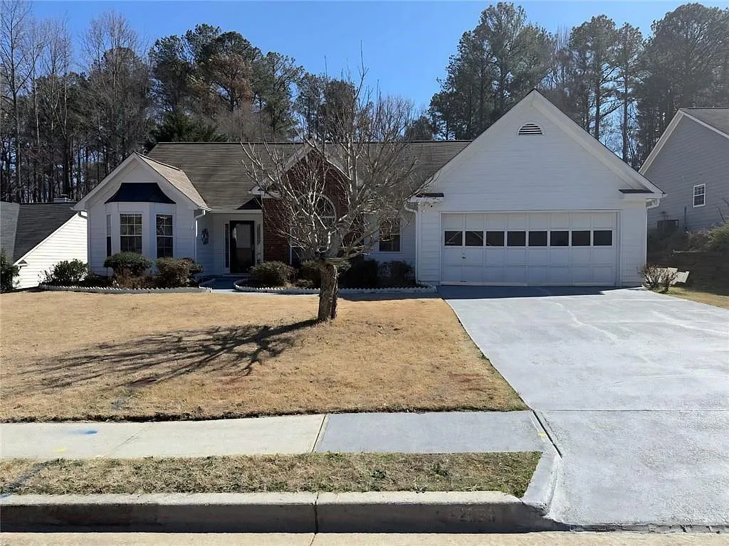 3 bed, 2.0 bath, 1955 sqft, $2,400 — Photo 3