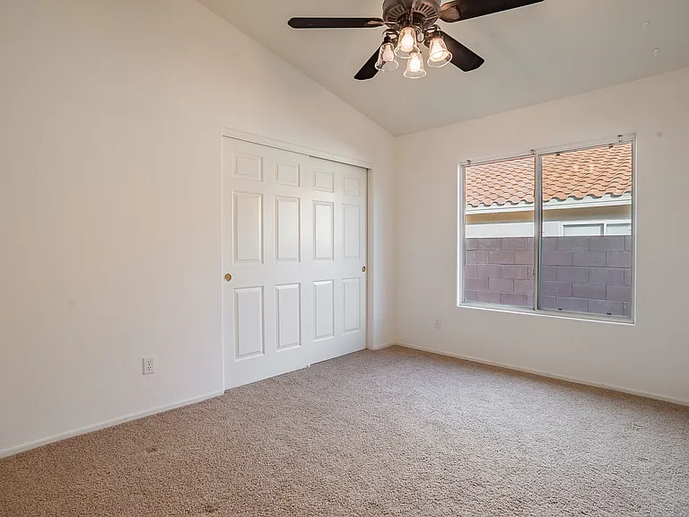 685 W Placita Vega Vis — Photo 30