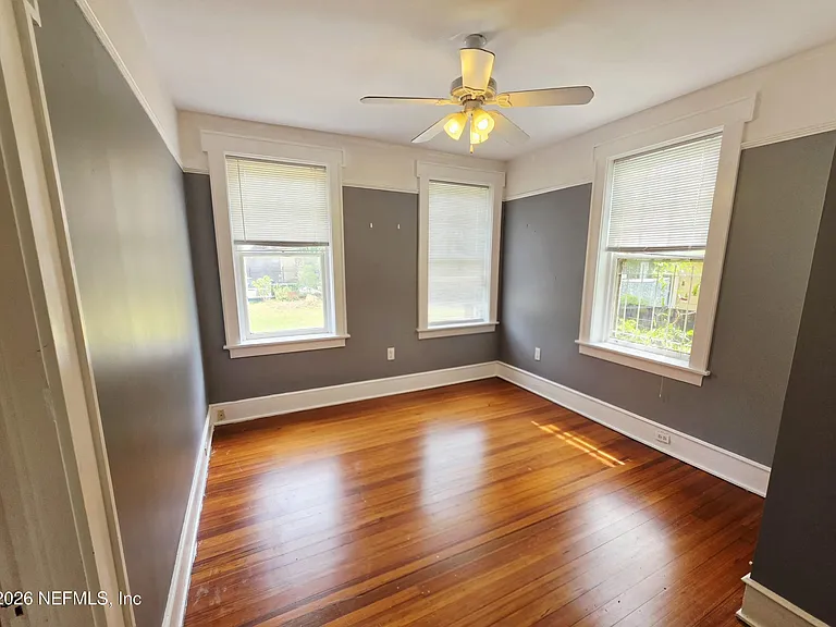 146 W 6th St — Photo 16