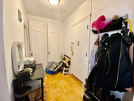 Rented by Lang Realty LLC | media 9