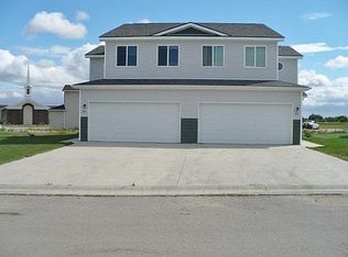 814 Nighthawk Dr, Stanley, ND 58784