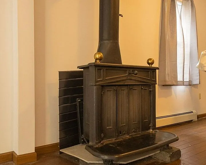 221 Center St — Photo 16