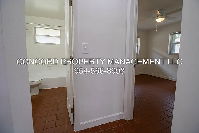 400 SW 8th Ave #8 — Photo 6