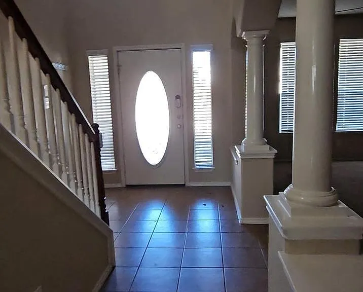2306 Scott Dr — Photo 6